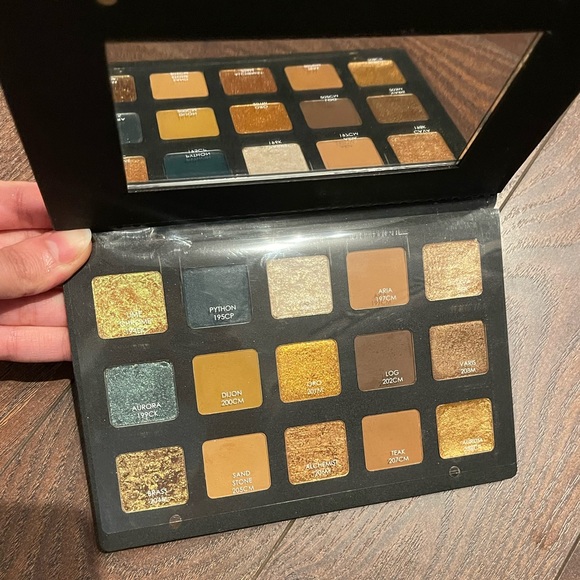 Natasha Denona Gold Palette (Original) - Picture 12 of 12